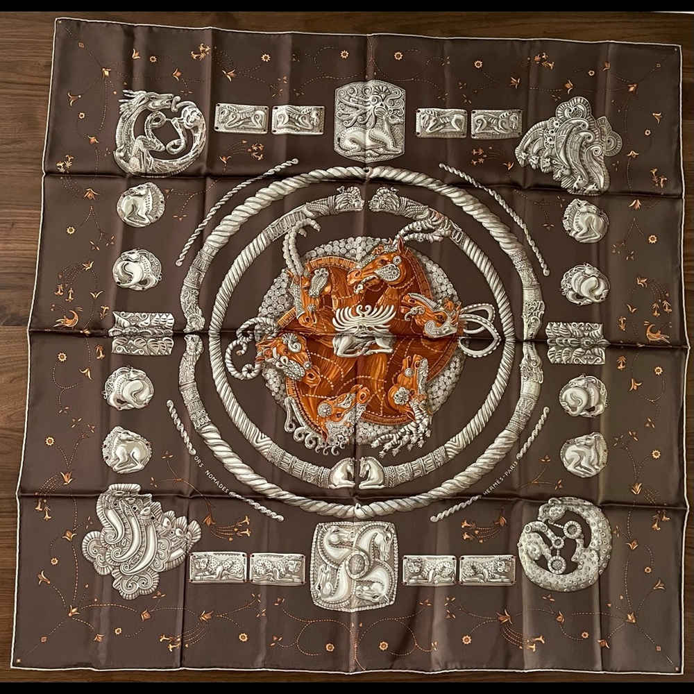 Hermès Ors Nomade 90cm silk twill never worn, with box & ribbon